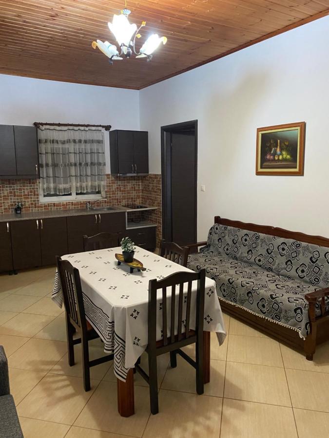 Hotel Moscopole كساميل المظهر الخارجي الصورة