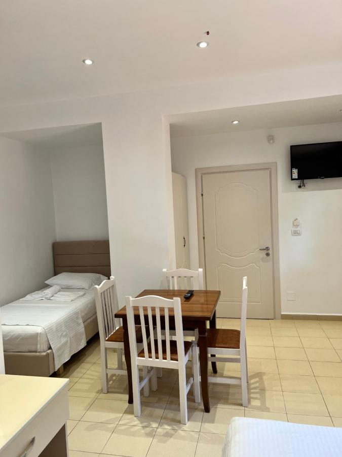Hotel Moscopole كساميل المظهر الخارجي الصورة