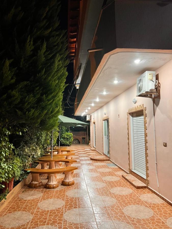 Hotel Moscopole كساميل المظهر الخارجي الصورة