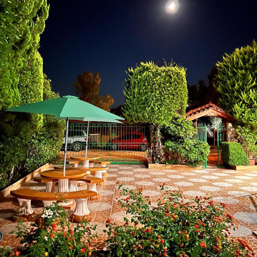 Hotel Moscopole كساميل المظهر الخارجي الصورة
