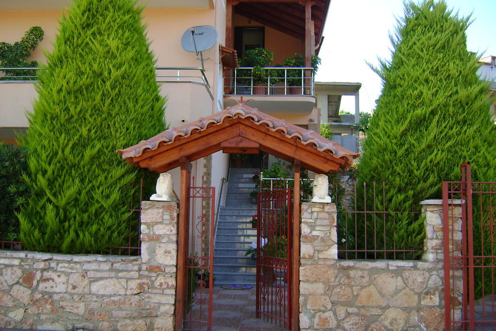 Hotel Moscopole كساميل المظهر الخارجي الصورة